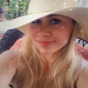 Meet your Posher, Selene